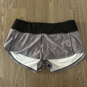 Lululemon Speed Up Low-Rise Line Short 2.5